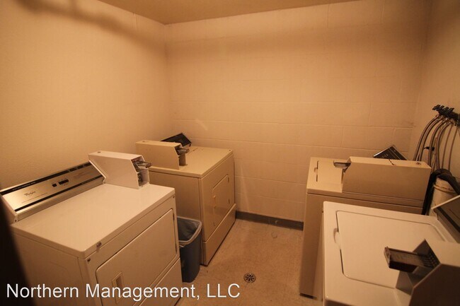 Foto del edificio - 1490-1490 Garay Ln