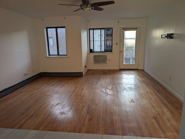 Building Photo - 15040 Tahoe St