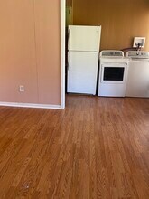 Building Photo - 379 Heathland Dr