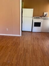 Building Photo - 379 Heathland Dr