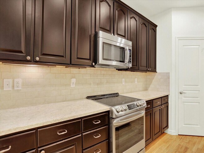 Foto del edificio - Spacious 3BR Townhome in Littleton