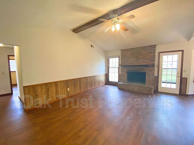 Building Photo - 103 Chickesaw Ct