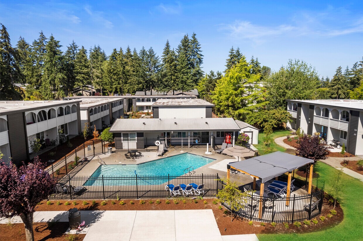 The Hideaway at University Place Apartments in University Place, WA