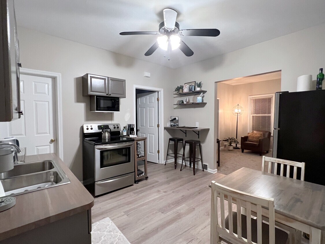 Foto principal - 2639 E 122nd St