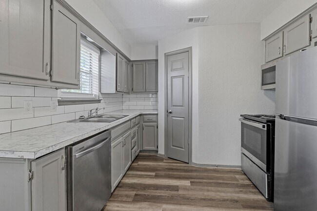 Building Photo - 101 S Morrow St.