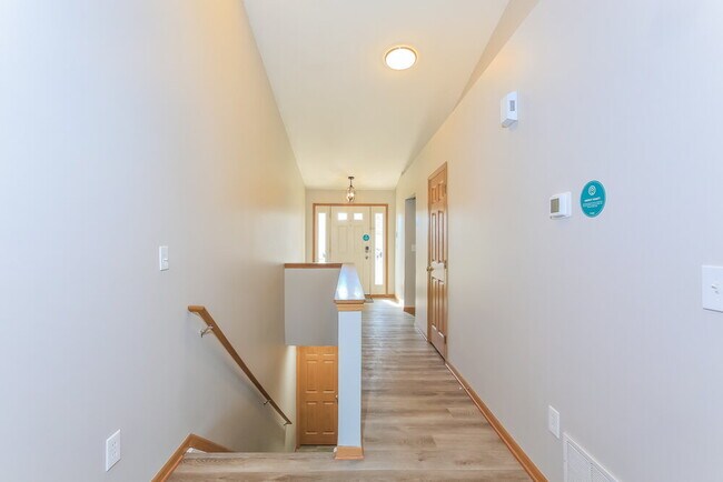 Building Photo - 5924 Westbank Dr