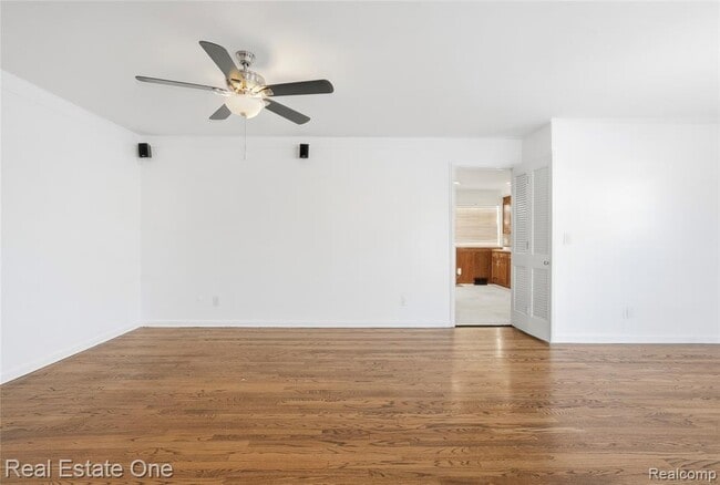 Building Photo - 6341 N Charlesworth St