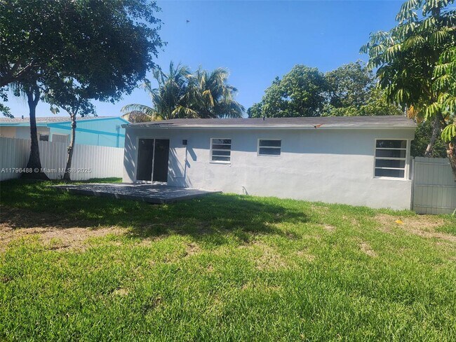 Foto del edificio - 310 NW 55th St
