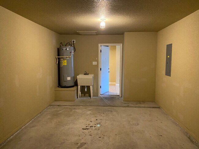 Building Photo - 2501 Cody Poe Rd