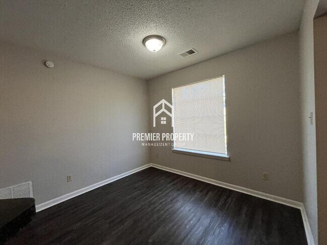 Building Photo - 999 Jessa Cove