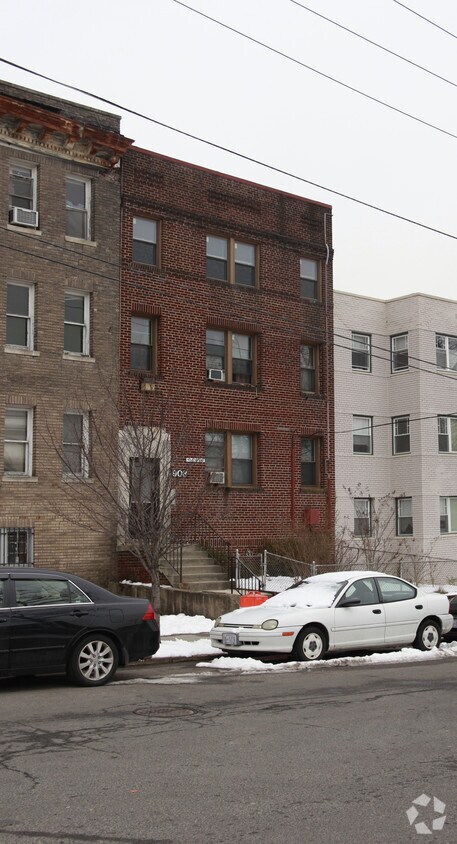 Primary Photo - 908 Shepherd St NW