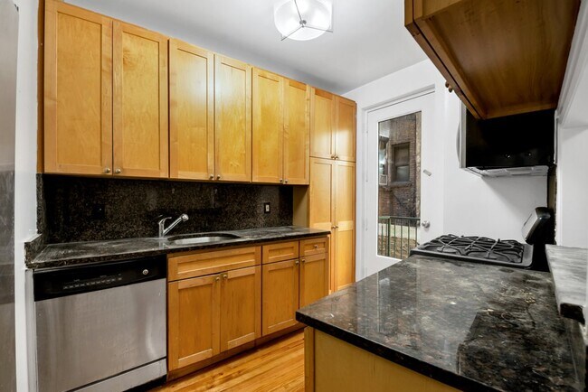 Foto del edificio - 226 E 70th St