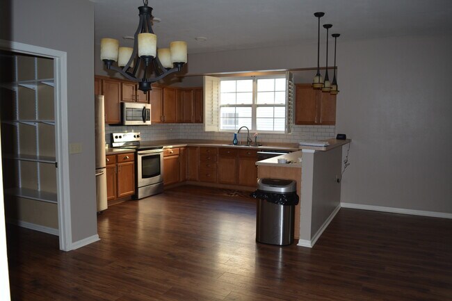 Kitchen - 3064 Triumph Dr
