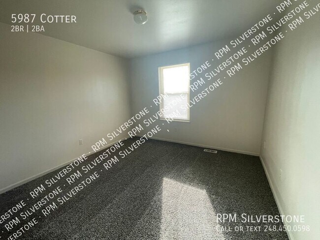 Building Photo - Spacious 2-bedroom