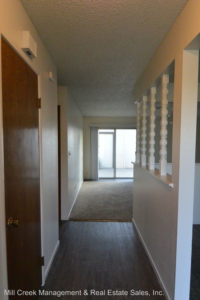 Foto del edificio - 4039-4041 W Whitendale Ave