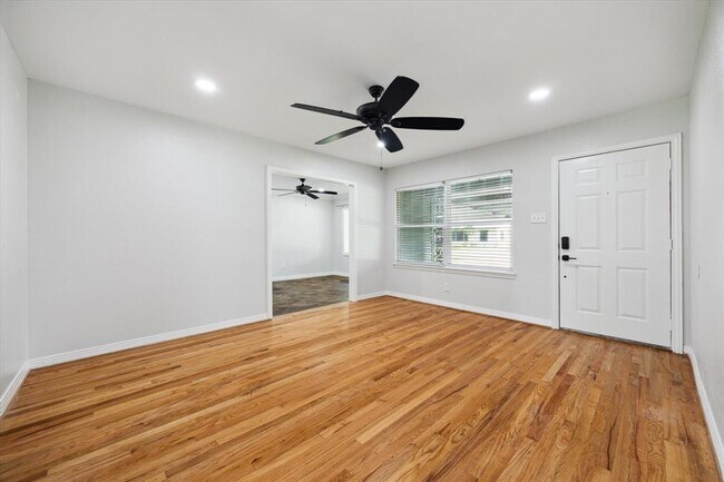 Foto del edificio - 522 Barkley St