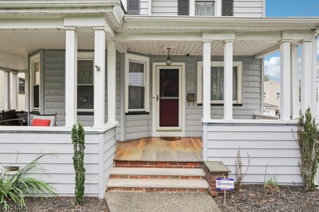 Building Photo - 82 Elmwood Rd