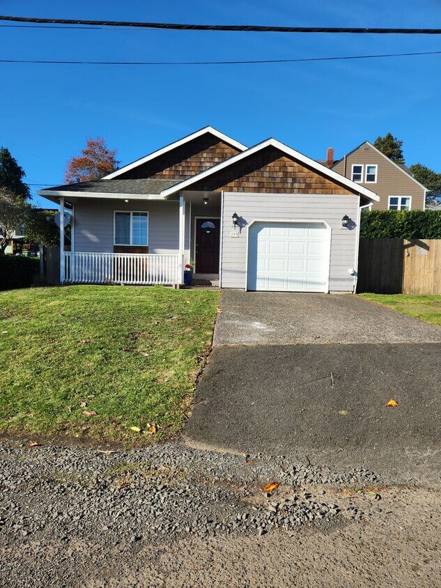 Foto principal - Charming 3 Bedroom 2 Bath House