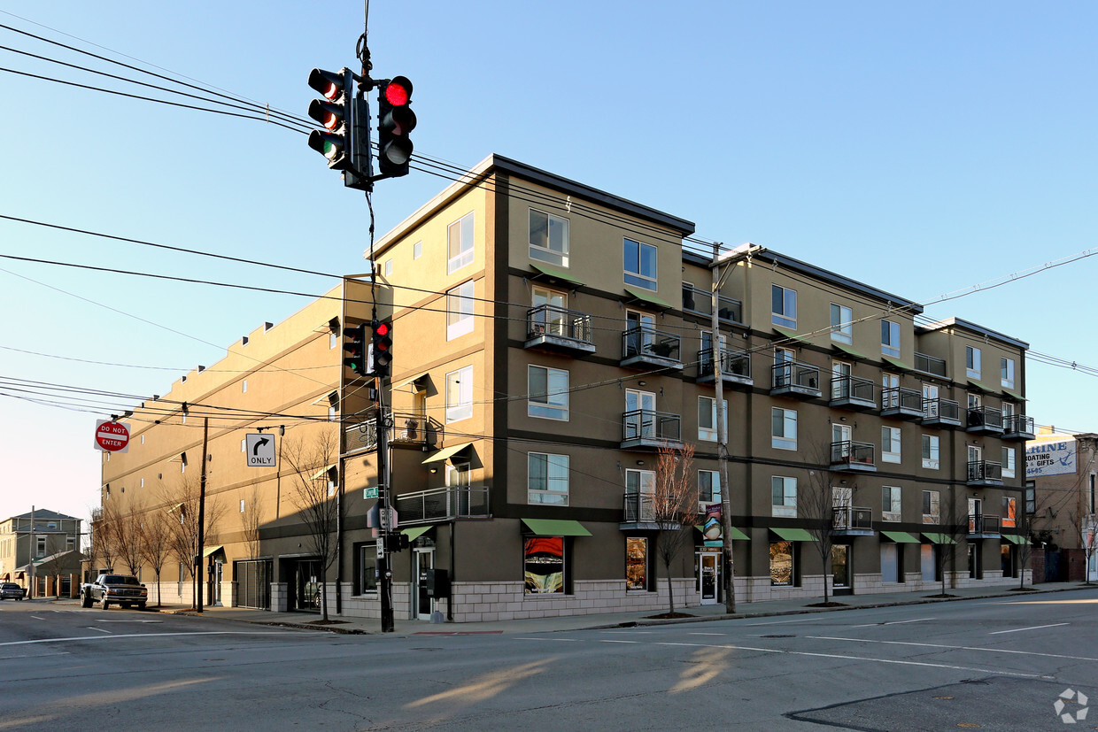 Primary Photo - Legacy Lofts