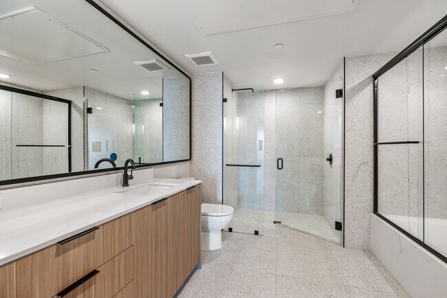 Building Photo - Venue Residences