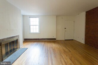 Building Photo - 727 Spruce St