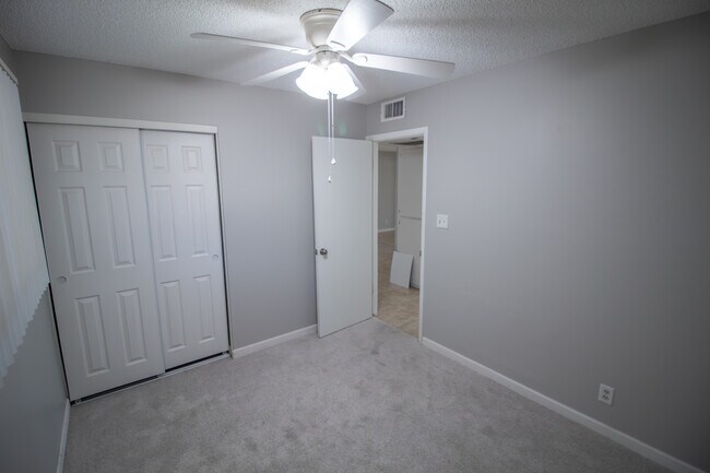 Dormitorio 1 - 6721 E McDowell Rd