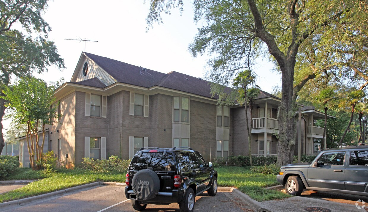 Building Photo - 5500 Rawson Ln