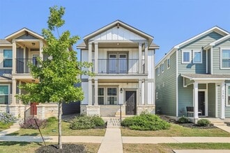 Building Photo - 1737 Fountain Bridge Dr