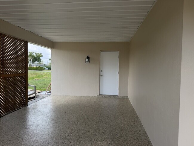 Foto del edificio - "Charming 3-Bedroom with 2 Full Baths in North Port"