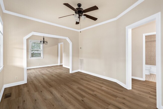 Foto del edificio - Charming Cottage in sought after Old Hicko...