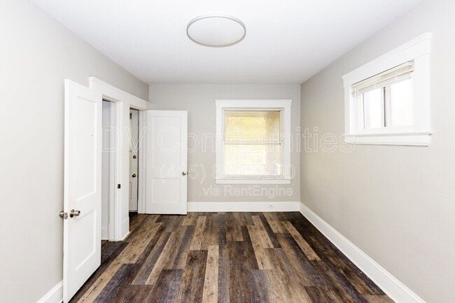 Building Photo - 2081 Halstead Ave