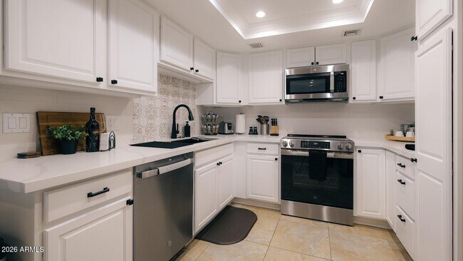 Foto del edificio - 7940 E Camelback Rd