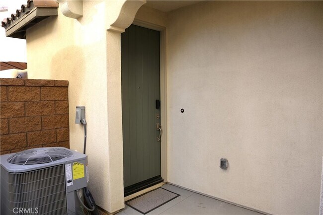 Foto del edificio - 16670 Crocus Ln