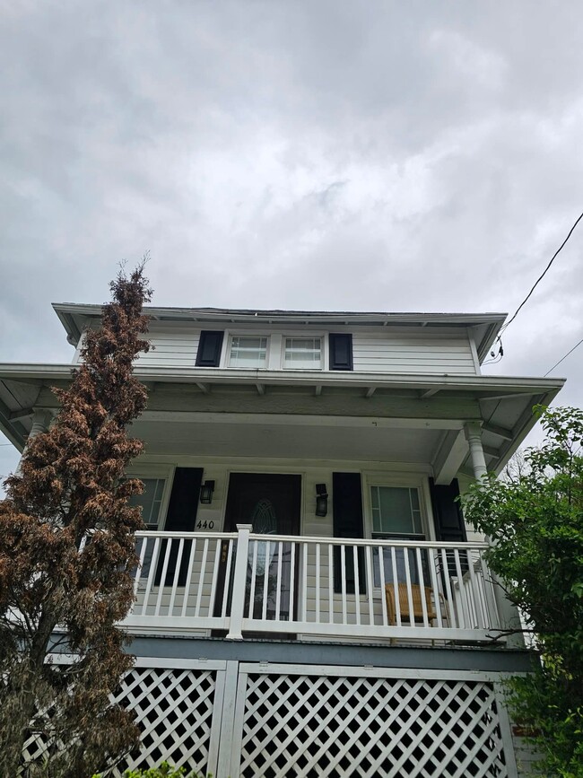 Building Photo - 440 Williams St
