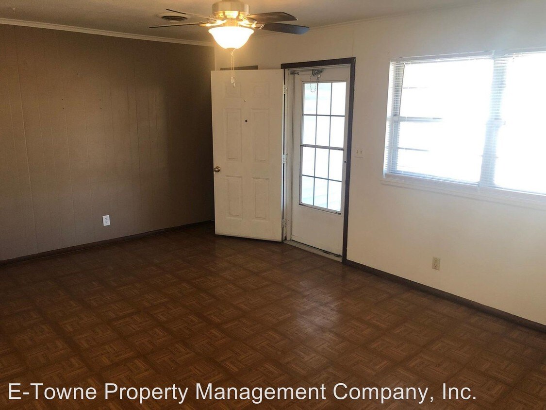 Primary Photo - 3 br, 1 bath House - 1813 E Park