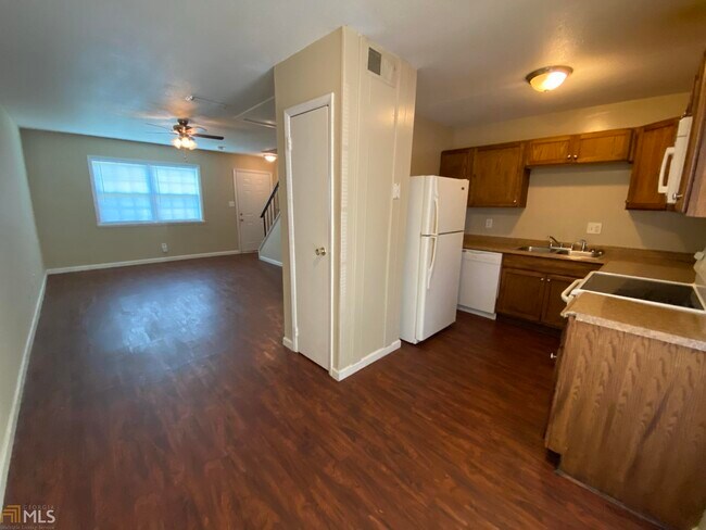Building Photo - 100 Chalfont Dr
