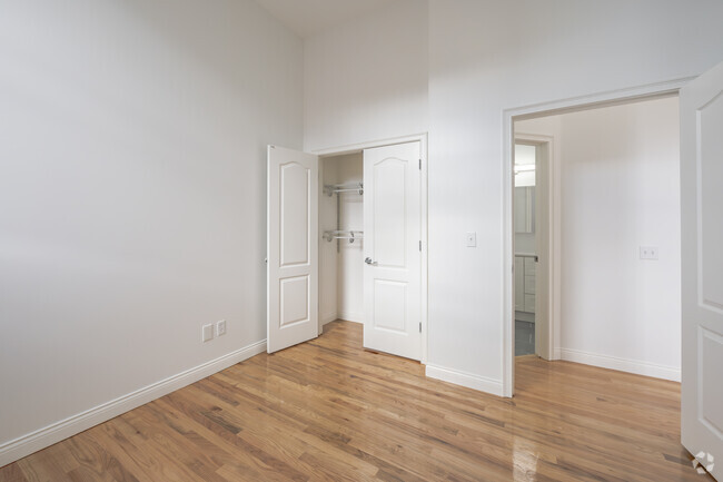 160 Main St - 1 BD 1 BA - Rao Building