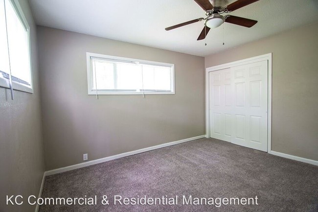 Foto del edificio - 3 br, 1 bath House - 11114 Bristol Terrace