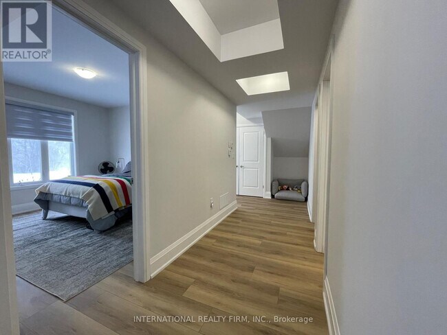 Photo du bâtiment - 670 Park Rd