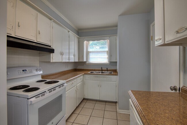 Building Photo - 1019 Norcross Dr
