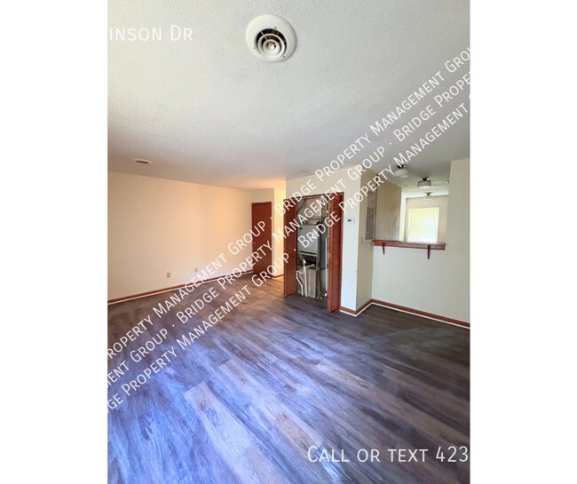 Foto del edificio - 6929 Robinson Dr