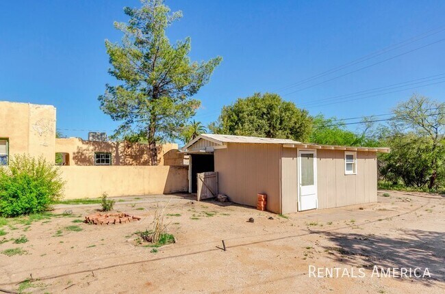 Foto del edificio - 2240 E 6th St