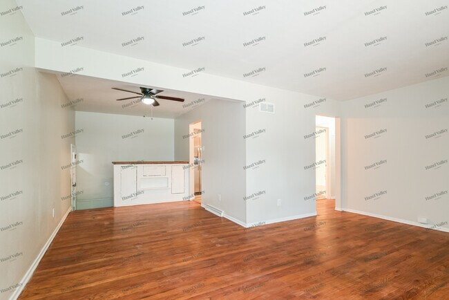 Foto del edificio - 7012 Marlac Dr