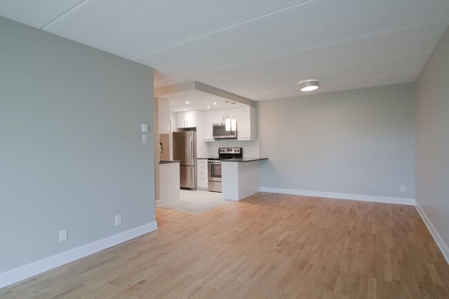 Building Photo - 1550 Avenue Filion