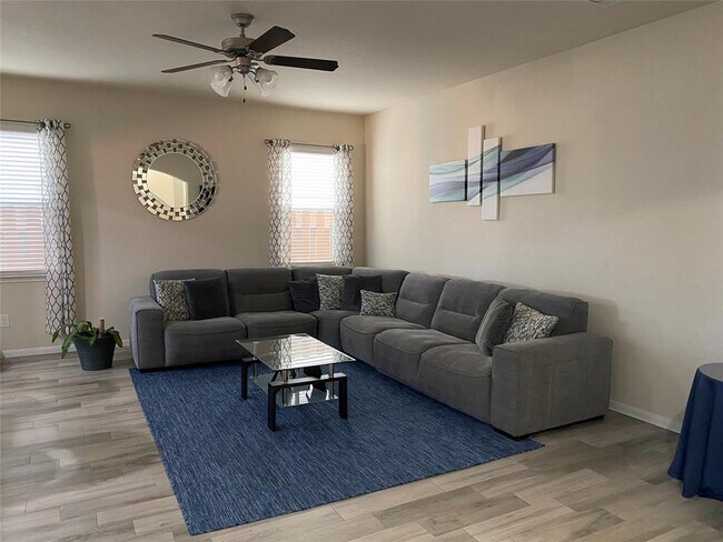 Foto del edificio - 14246 Garland Brook Dr