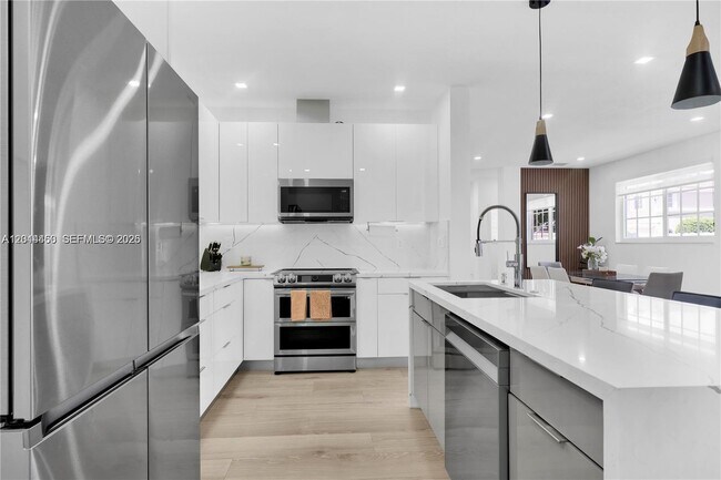 Building Photo - 27345 SW 142nd Ave