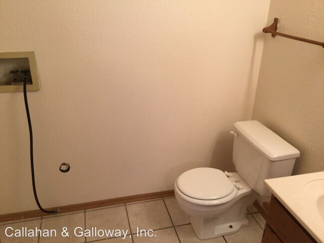 Building Photo - 3211 Elm Grove Dr