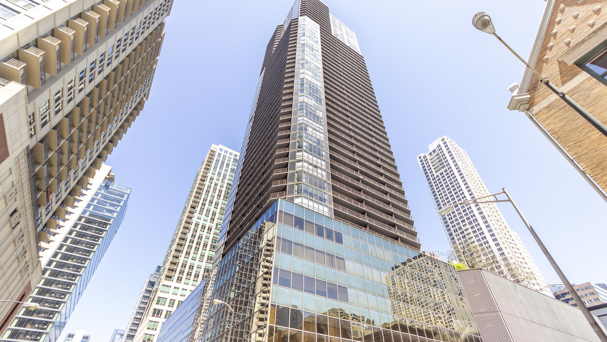 Foto principal - 10 E Ontario St