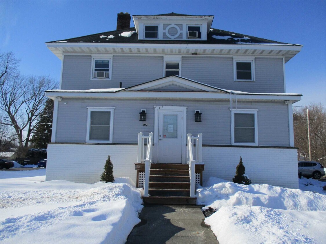 Primary Photo - 1003 Main St