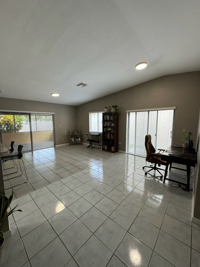 Building Photo - 14931 SW 92nd Terrace